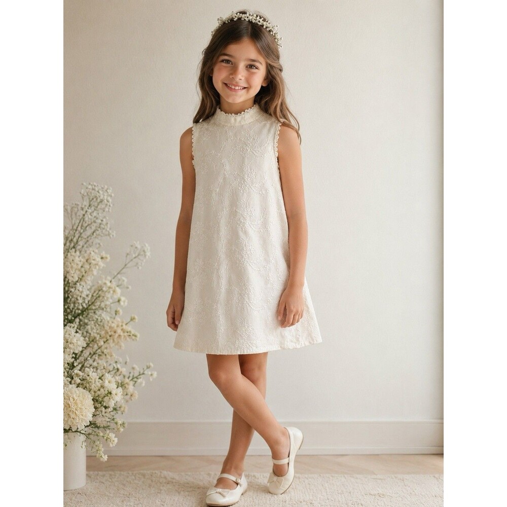 VTG  Girl Mod Shift Dress With Embroidered Floral Detail Size 6-8 Flower Girl